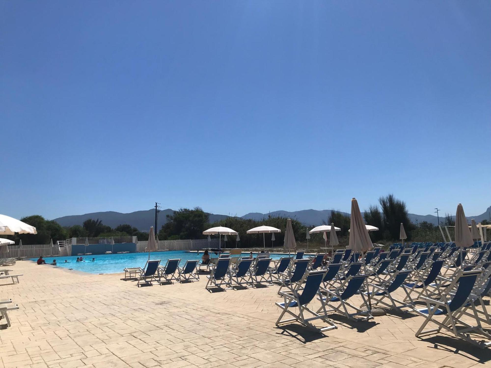 Maison de vacances dans un village de vacances à100 m. de la plage Badesi Exterior foto