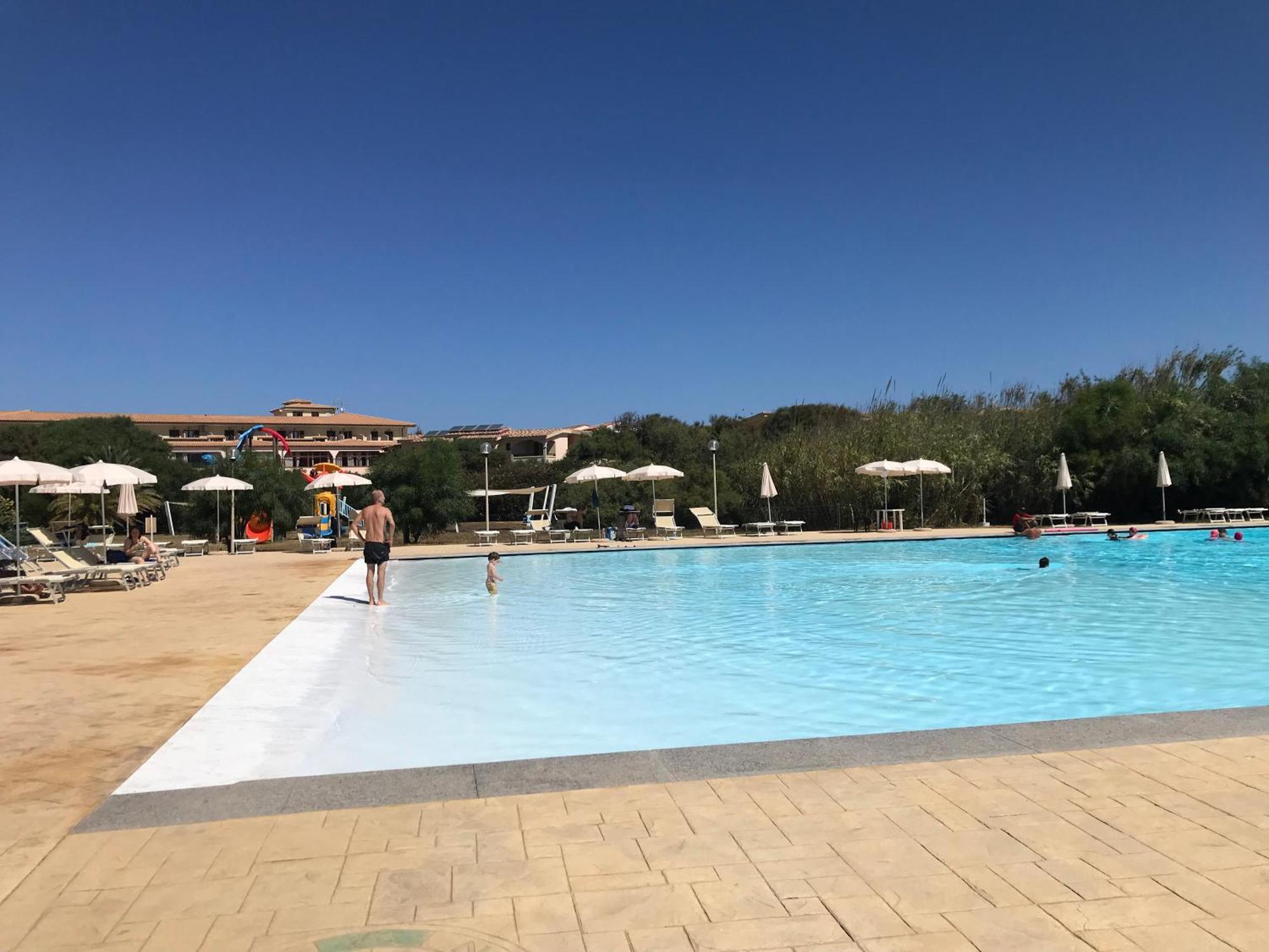 Maison de vacances dans un village de vacances à100 m. de la plage Badesi Exterior foto