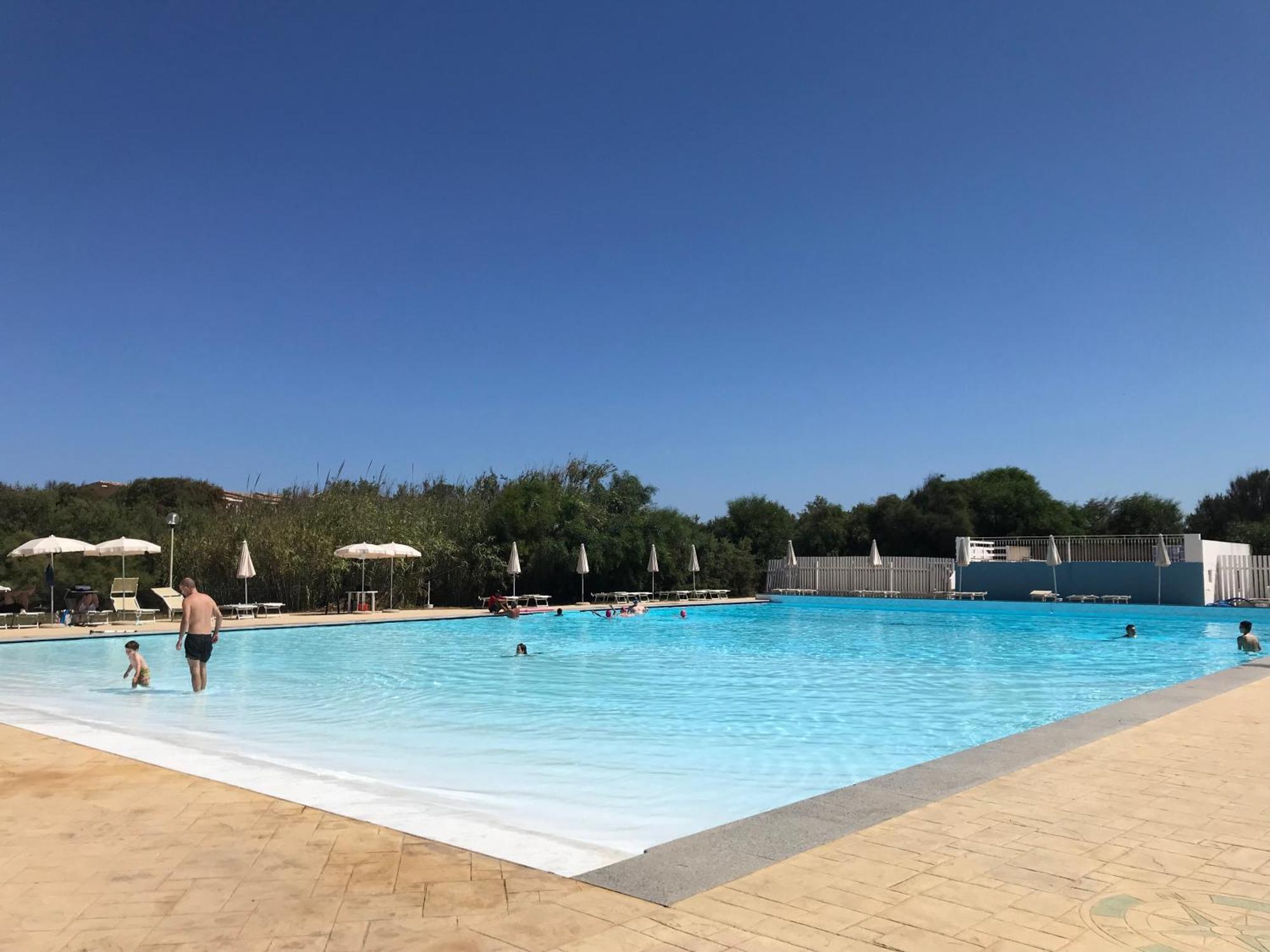 Maison de vacances dans un village de vacances à100 m. de la plage Badesi Exterior foto